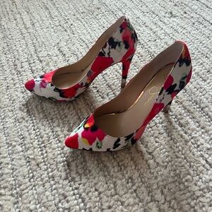 Jessica Simpson 4 inch pink and multicolor pumps size 8.5